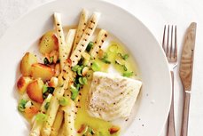 !!PROMO!! Gegrilde asperges met kabeljauwhaasje - op vel gebakken / roomsaus !!PROMO!! Gegrilde asperges met kabeljauwhaasje - op vel gebakken / roomsaus